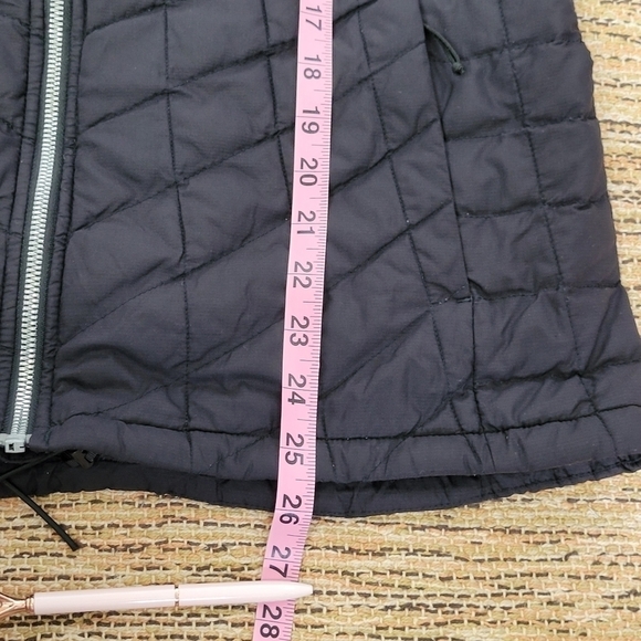 The North Face Thermoball Light Puffer Jacket - Picture 3 of 16